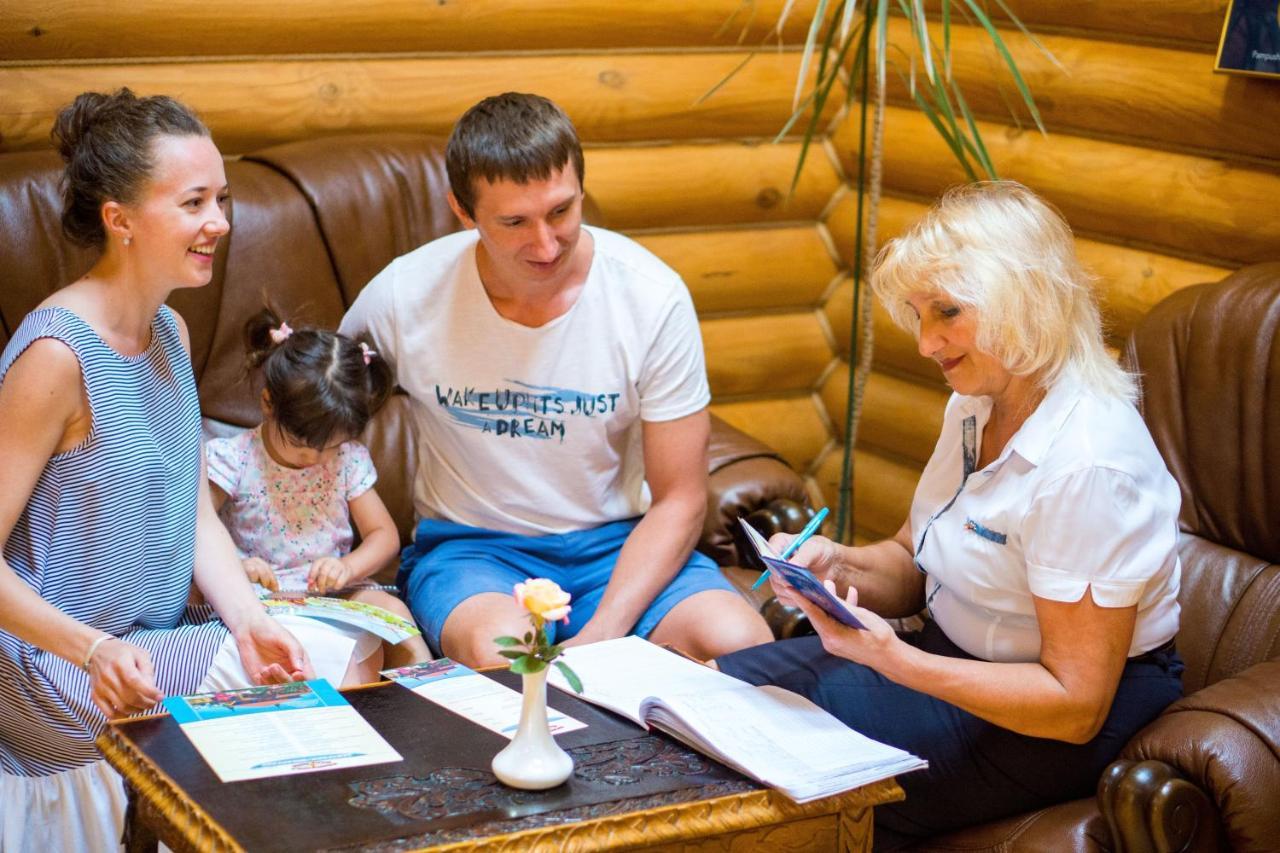 Комплекс Відпочинку Пампушка & Подушка Hotel Burlach'ya Balka Buitenkant foto