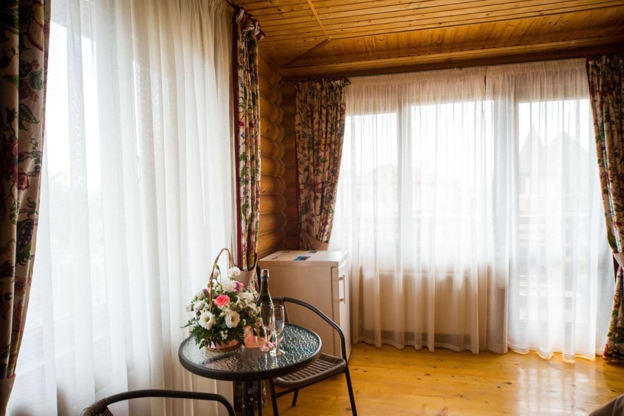 Комплекс Відпочинку Пампушка & Подушка Hotel Burlach'ya Balka Buitenkant foto