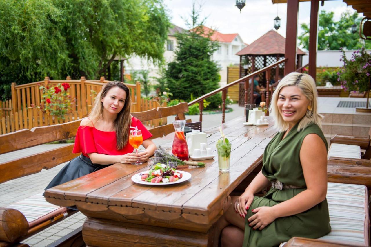 Комплекс Відпочинку Пампушка & Подушка Hotel Burlach'ya Balka Buitenkant foto