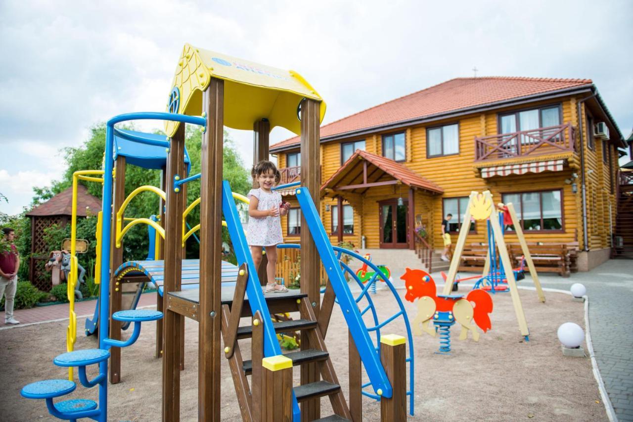 Комплекс Відпочинку Пампушка & Подушка Hotel Burlach'ya Balka Buitenkant foto