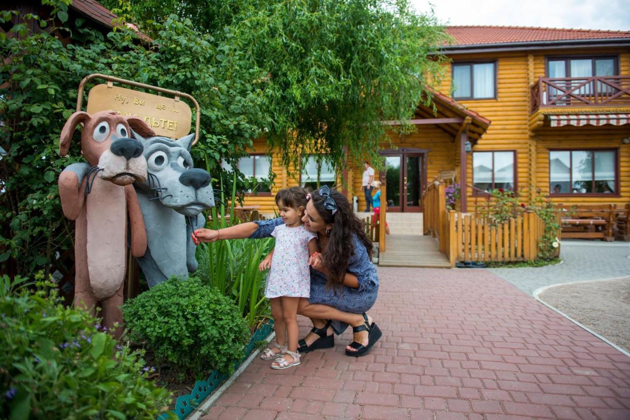 Комплекс Відпочинку Пампушка & Подушка Hotel Burlach'ya Balka Buitenkant foto